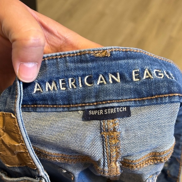 American Eagle Distressed Denim Blue Women's Shorts - Picture 3 of 4